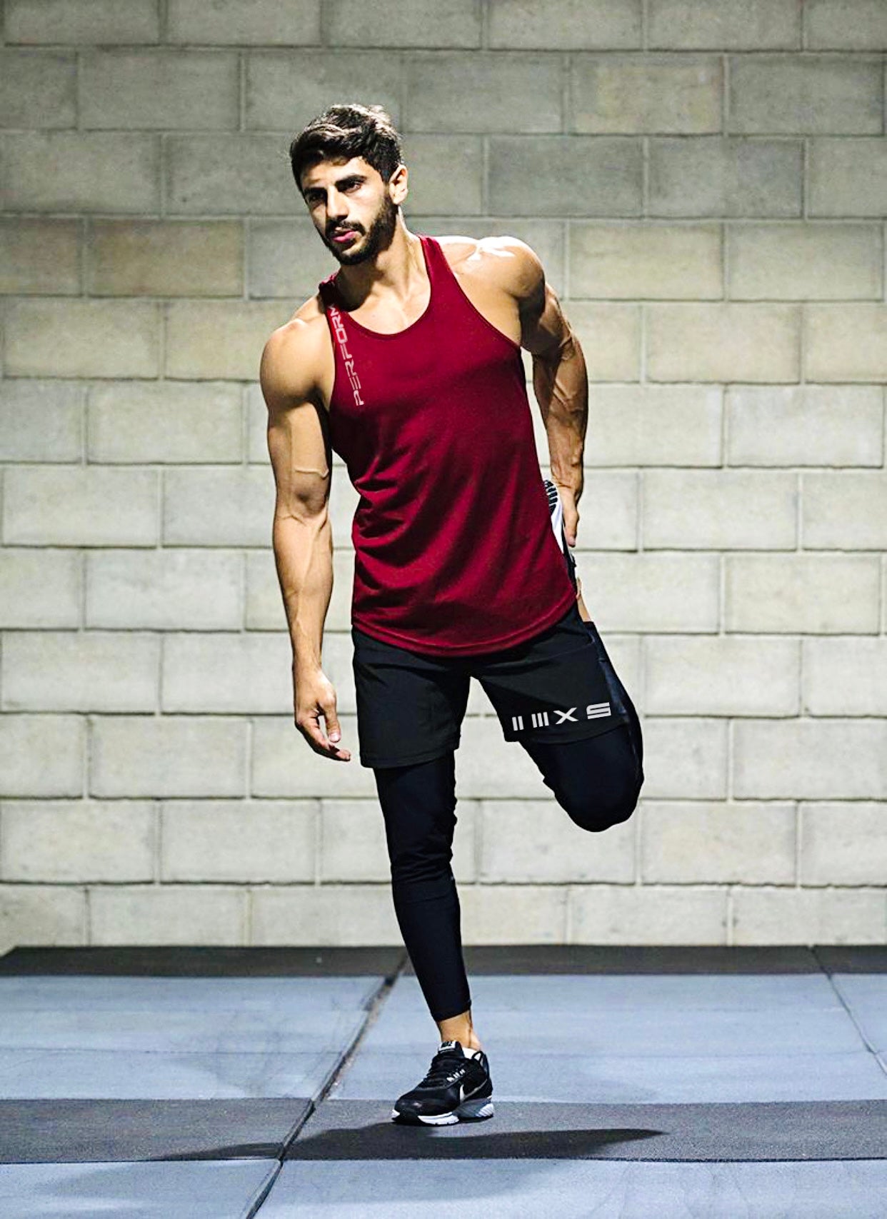 ACTIVE performa Sando Maroon . Quick Dry Technology