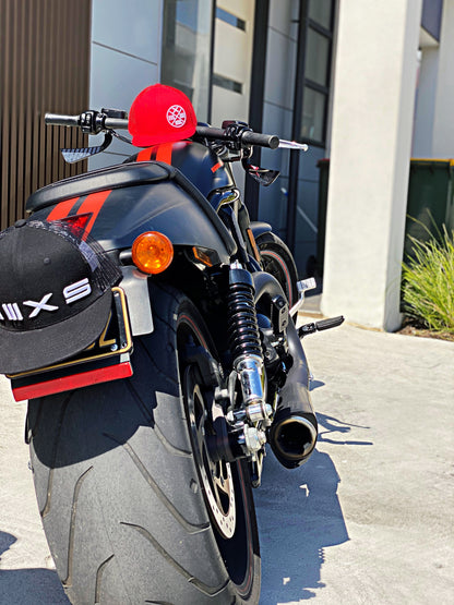 MMXS. SIGNATURE CAPS