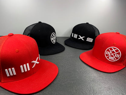 MMXS. SIGNATURE CAPS